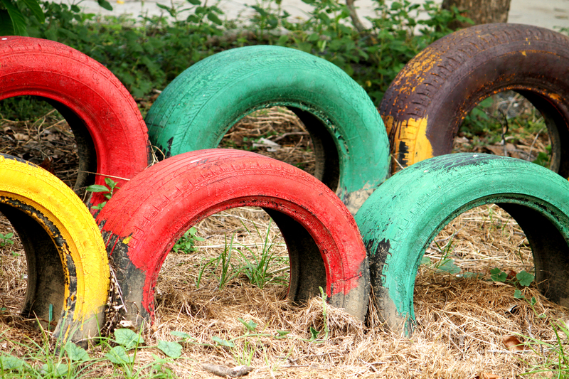Community Initiatives for Packaging and Cardboard Waste Reduction